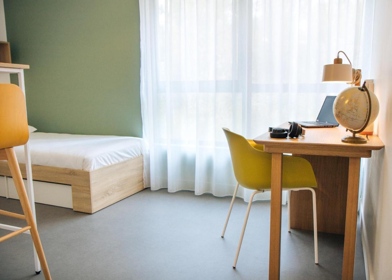 Aparthotel Twenty Business Flats Jouy-En-Josas Zimmer foto